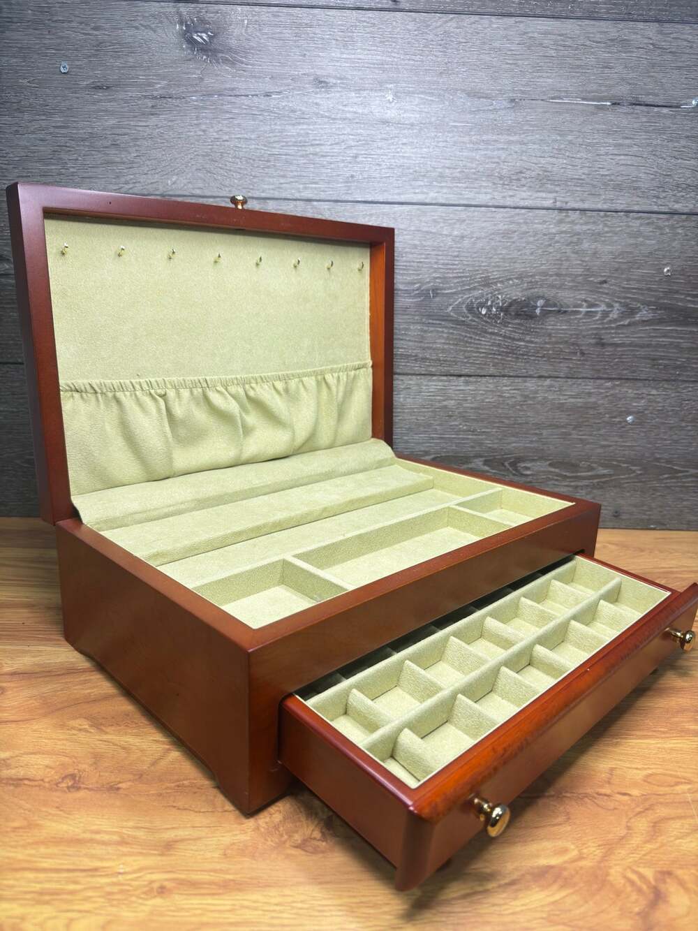 VTG Reed & Barton Eureka Wooden Jewelry Box W/Burgundy Velvet Lining 16x11.5”